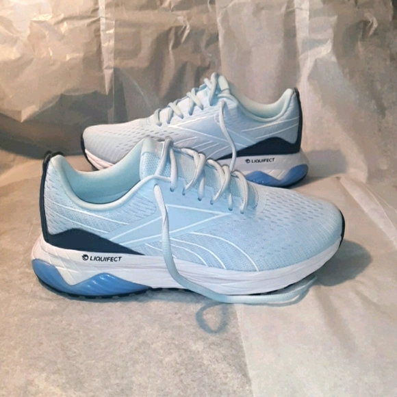 Reebok Shoes - Reebok Women's Liquifect Sneakers size 7